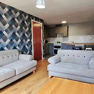 Apartment In Centre - Sleeps 5 People, Belfast